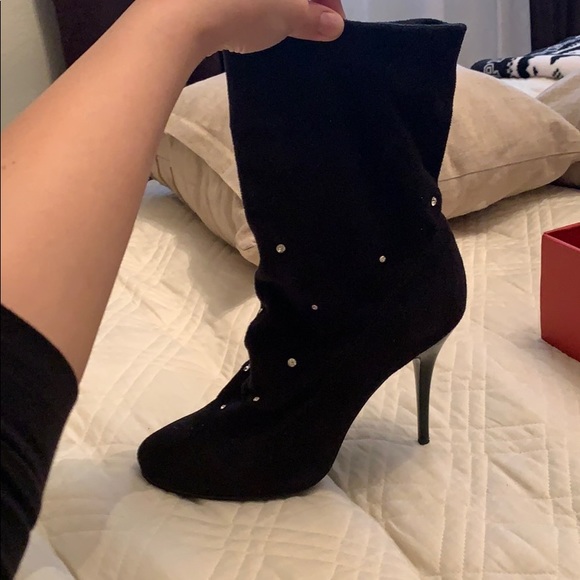 Boots - Picture 3 of 7